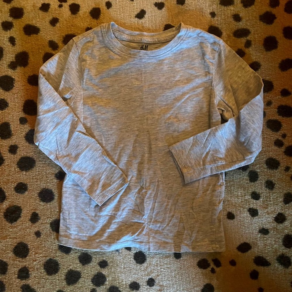 H&M - Boys Long Sleeve Gray Tee - 4 to 6